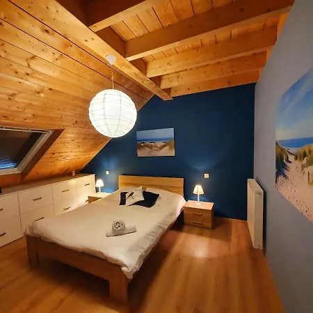 Vakantiehuis Li School Custinne